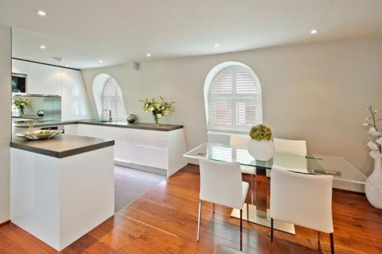 The Kensington Apartament *
